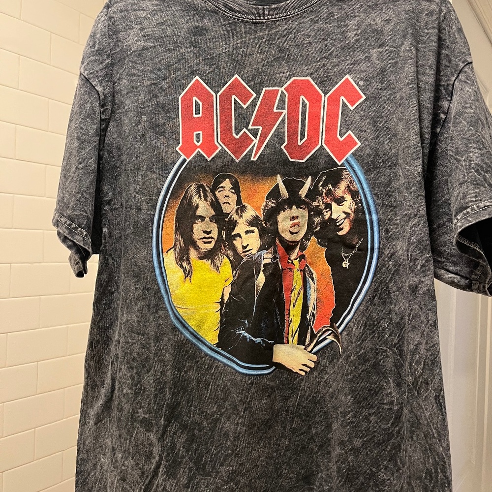 Men’s AC/DC Distressed Tee